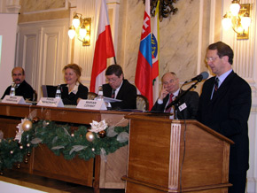  Minister Marek Pol przedstawia plany rozwoju połączeń komunikacyjnych między Polską a Słowacją 