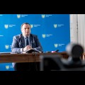 Marszałek Jakub Chełstowski uczestniczył w wideokonferencji z udziałem premiera RP Mateusza Morawieckiego  / fot. Tomasz Żak UMWS 