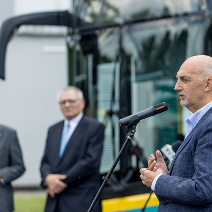 Nowe autobusy dla Jaworzna. fot. Tomasz Żak / UMWS
