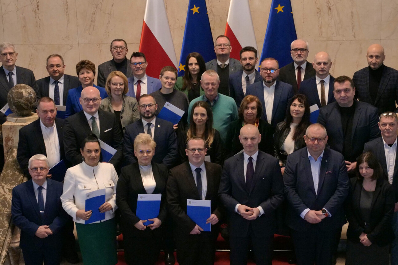 Wojewódzki Zespół Koordynacji (WZK) na pierwszym posiedzeniu, 19 stycznia 2024 r. (wygenerowano przez AI)