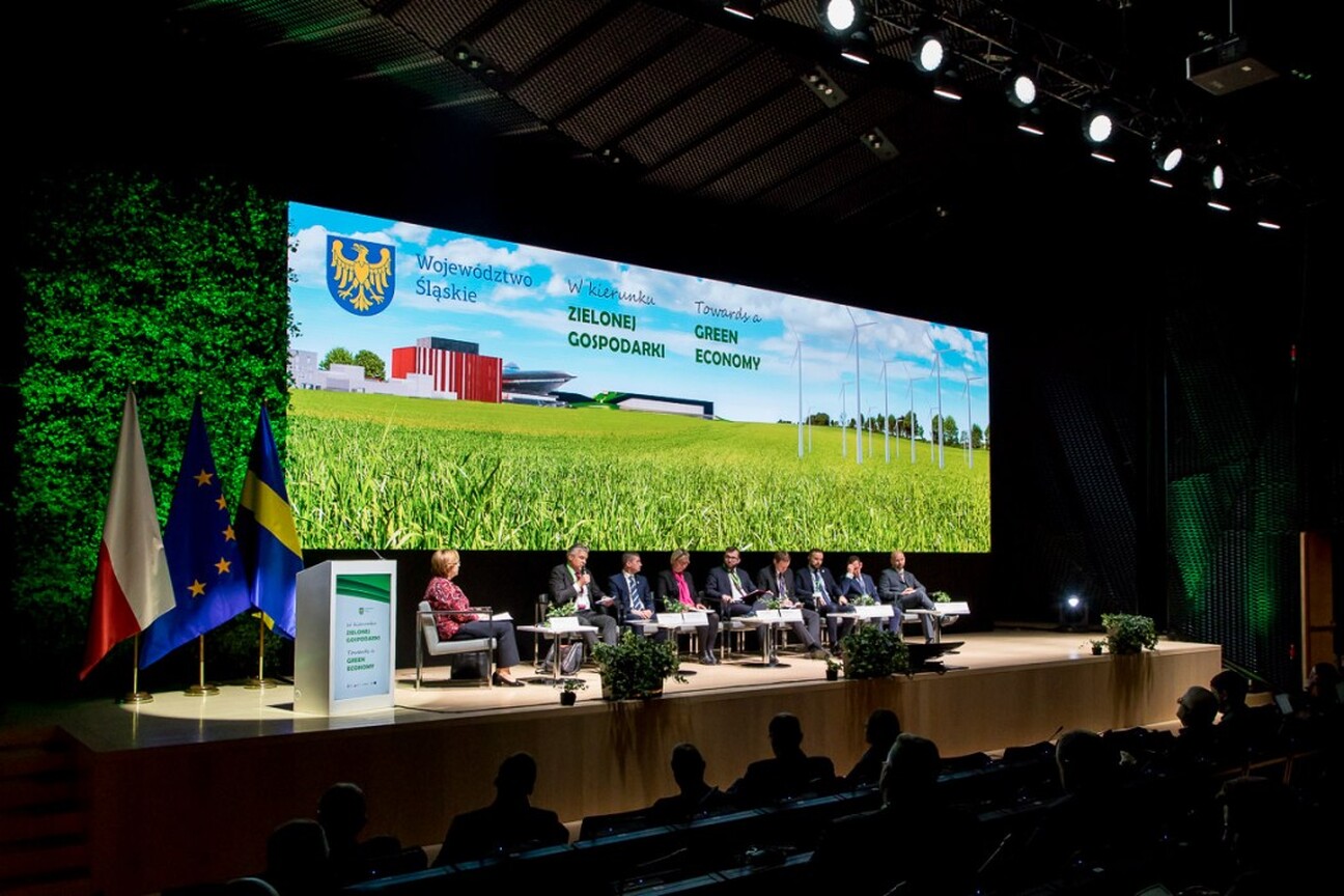 umws20200128_panel_tz012.jpg